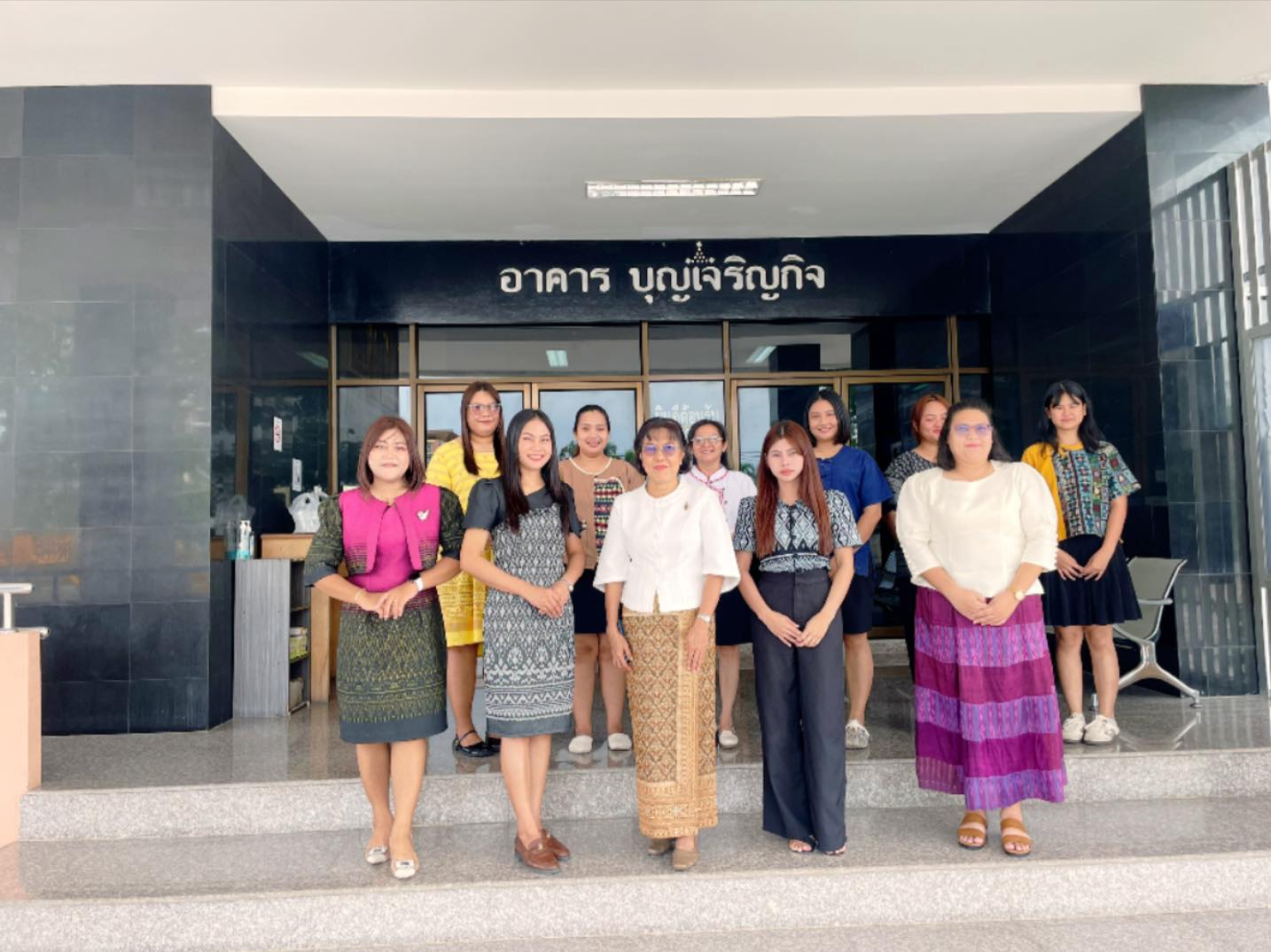 การรณรงค์การแต่งกายอัตลักษณ์ไทยสู่สากล  ภายใต้แนวคิด “ภูมิใจแต่งไทยทั้งแผ่นดิน”